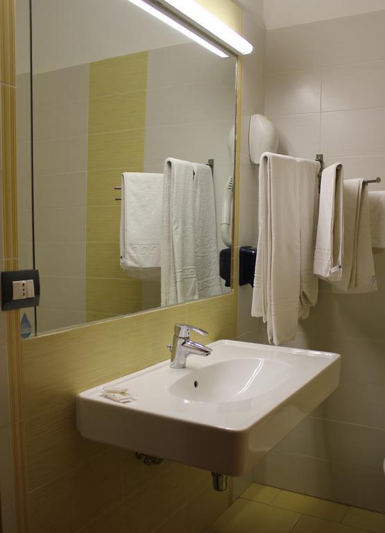 Hotel 106 Селлия-Марина Номер фото
